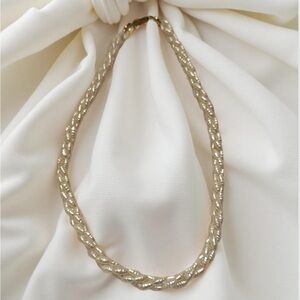 💎Pearls are in! Gorgeous 17” freshwater pearl necklace 💕